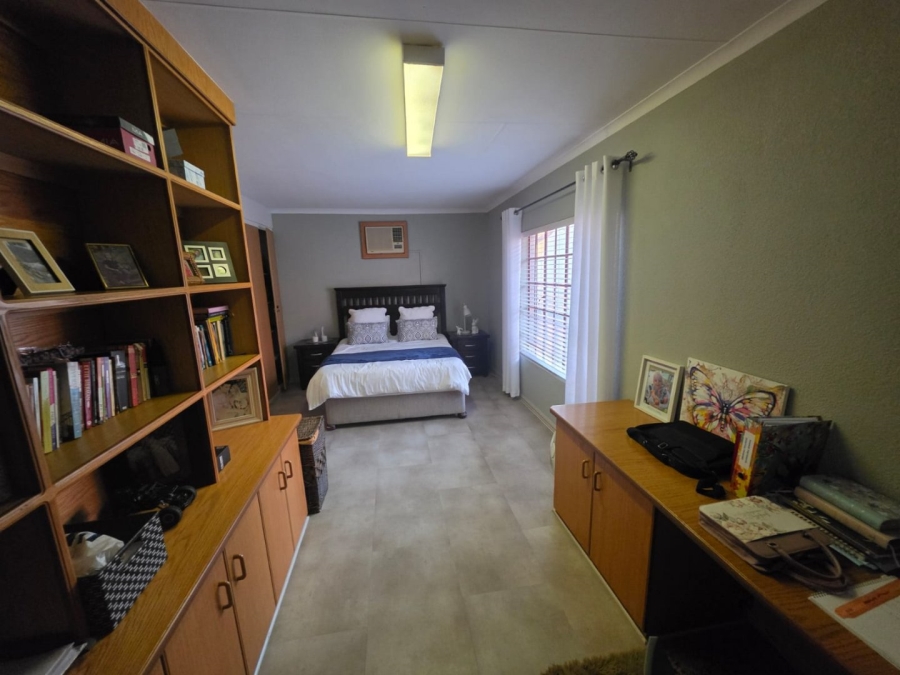 4 Bedroom Property for Sale in Bodorp North West